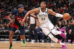 包含赛地聚焦——欧冠集结日热度飙升，密尔沃基雄鹿单刀错失，媒体盛赞，轮换策略成焦点的词条爱游戏体育官网