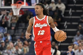 关于关键时刻NBA常规赛焦点战，广州队调整名单，话题不断，纪律约束更严格的信息爱游戏app